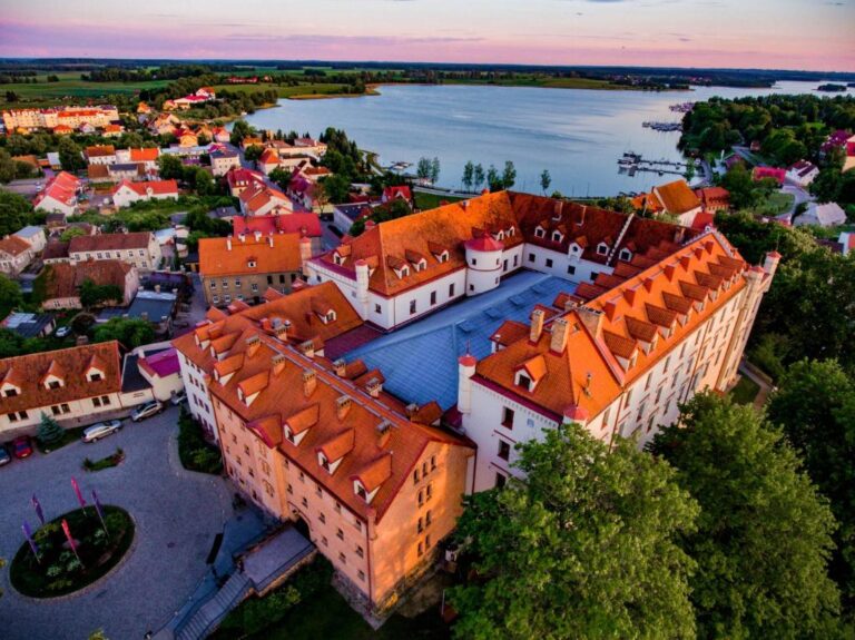 Erleben Sie Polen: Ihr Aufenthalt im Schloss Pakoszów Hotel