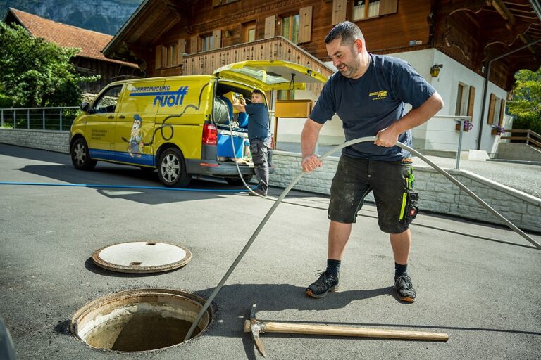 Abflussreinigung mit Hochdruck: Effektiv und gründlich – Ihre Fragen beantwortet 🚰🔧